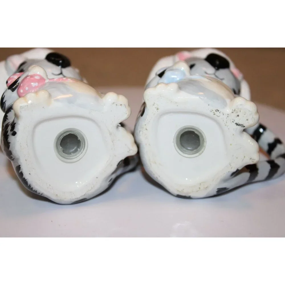Salt & Pepper Shakers Gray and Black Striped Cats w/Hats